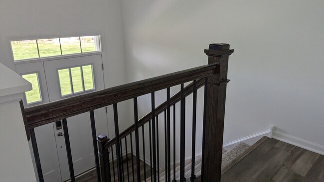 Building Photo - 1085 Atterberg Rd