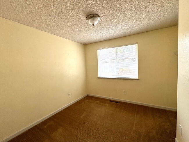 Building Photo - Spacious 3-Bedroom Home with Large Deck