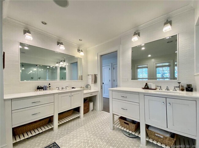 Building Photo - 7 Whaling Rd