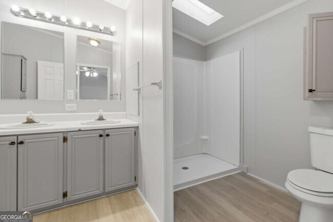 Building Photo - 5320 Long Branch Rd