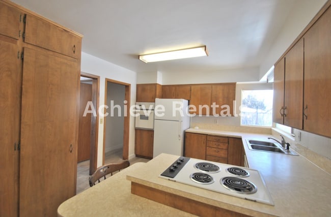 Building Photo - Adventure Meets Convenience in This Logan Home
