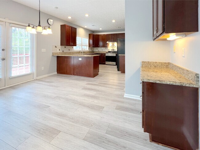 Building Photo - 1924 Riverlanding Cir