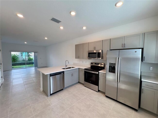 Building Photo - 8584 Daybreak St