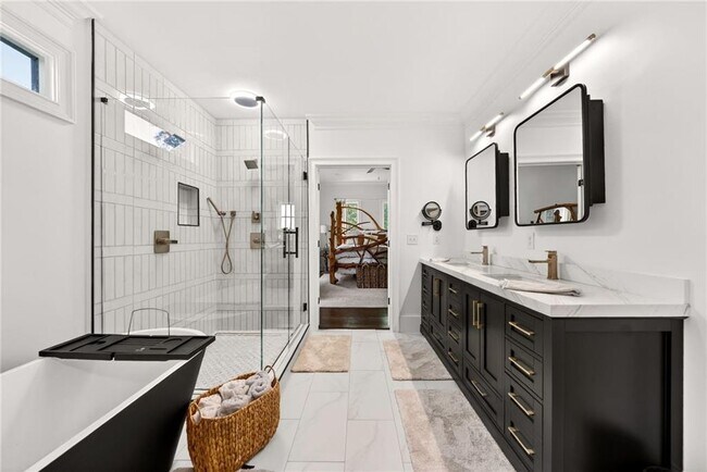 Building Photo - 3669 Cochise Dr SE