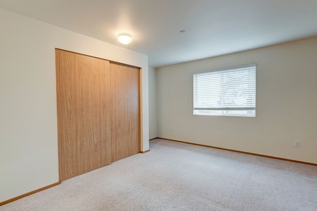 Building Photo - 2 Bed 2 Bath Point Of View Condo