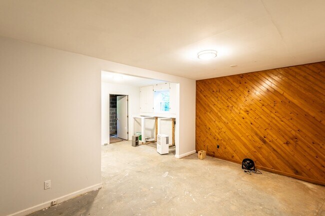 Building Photo - 138 Quince Ln
