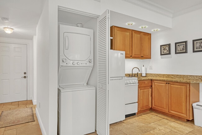 Building Photo - 11863 Wimbledon Cir