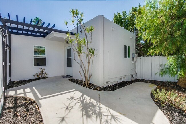 Interior Photo - THE POINTE - JUST RENOVATED! Luxurious Community, W/D In Unit