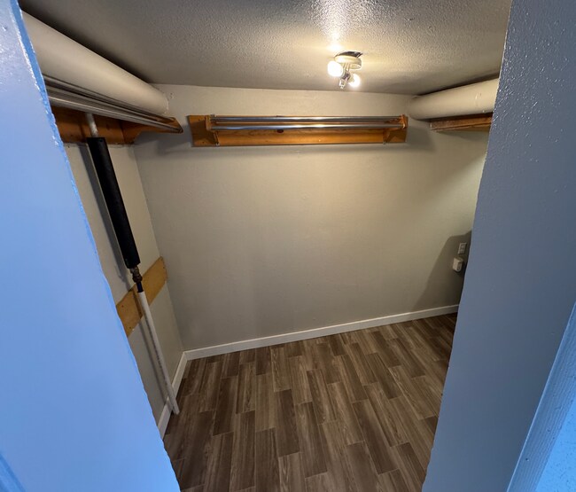 Building Photo - 140 N 200 E