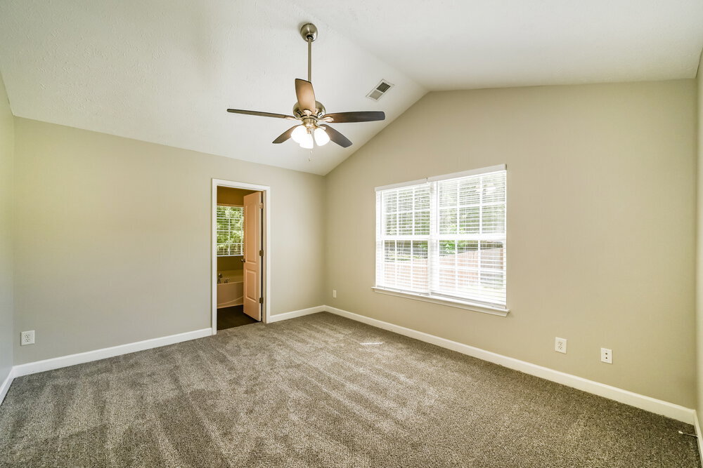 Building Photo - 1127 Sunnycrest Ct