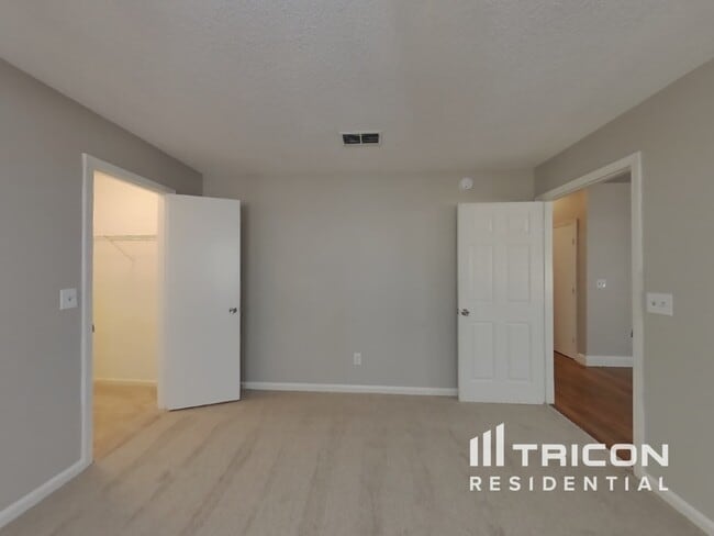 Building Photo - 4181 Davie Ct