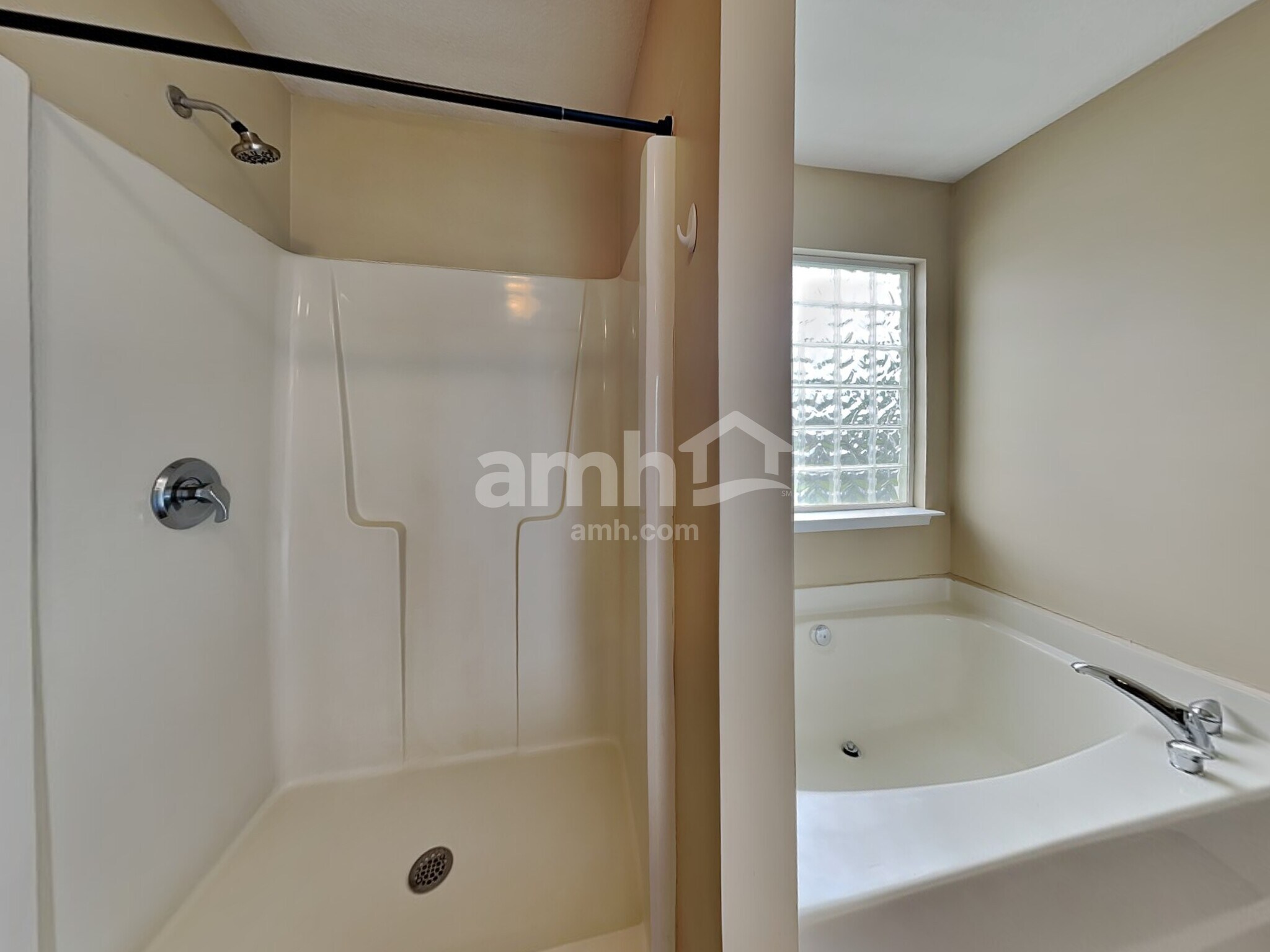 Building Photo - 2 Gratiot Ln