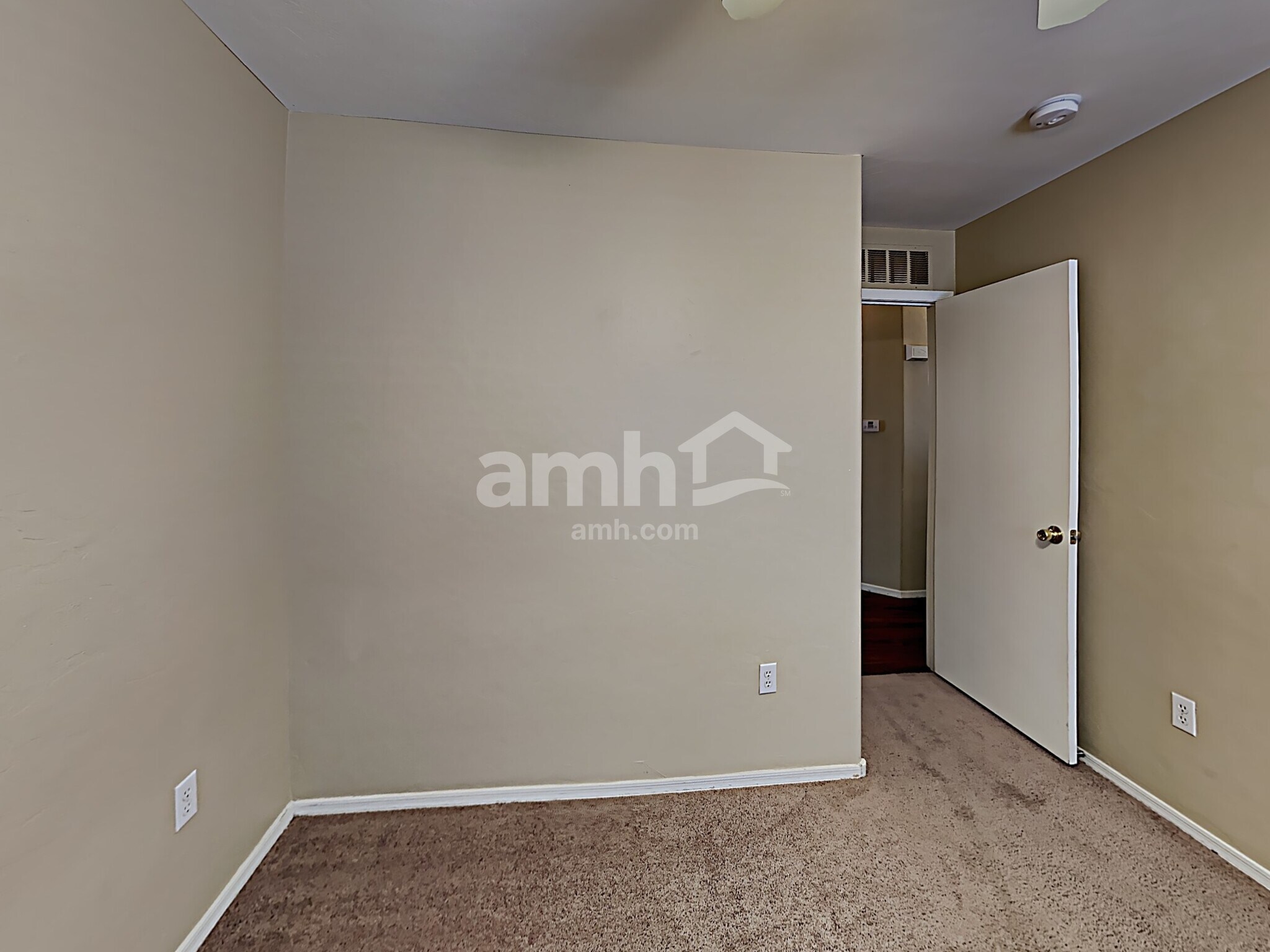 Building Photo - 11110 W Willow Field Dr