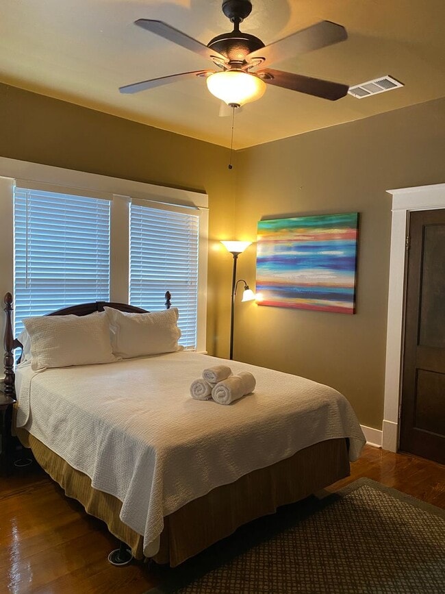 Building Photo - 226 W Whittier St