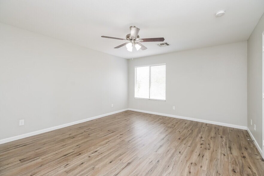 Building Photo - 1198 E Dust Devil Dr