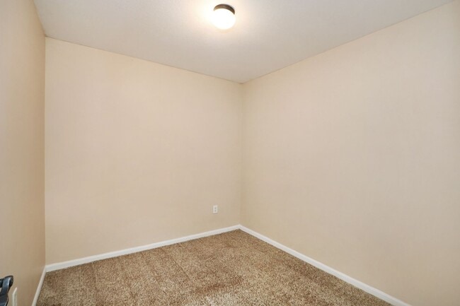 Building Photo - Beautifully Redone 2 Story Home!