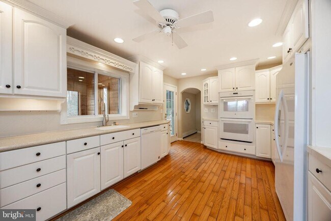 Building Photo - 1104 Tinker Hill Ln