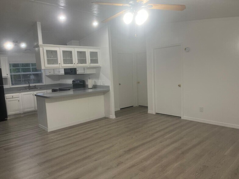 Building Photo - 4620 Hunting Lodge Dr