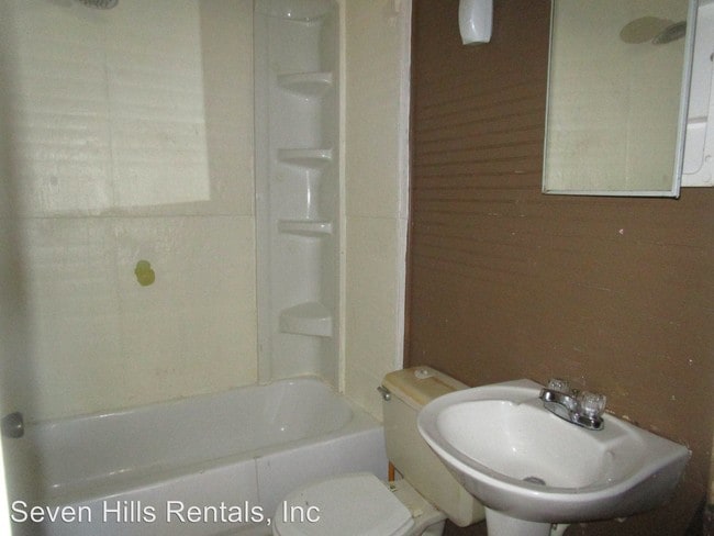 Building Photo - 3 br, 1 bath House - 756 Old Summerville Road