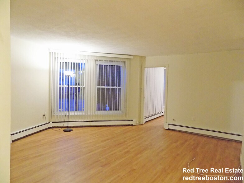 Building Photo - 2045 Commonwealth Ave