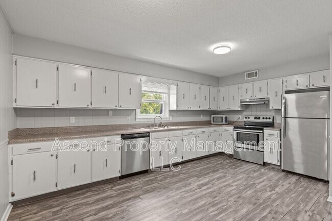 Building Photo - 1803 Bailey Ave