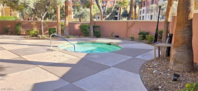 Building Photo - 210 E Flamingo Rd