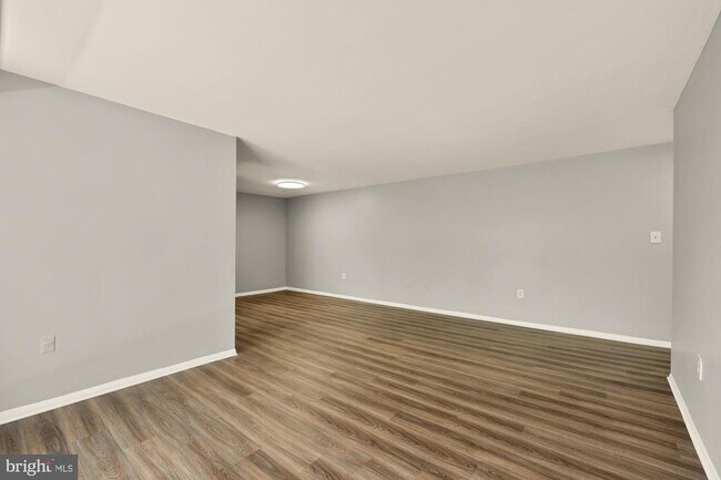 Building Photo - 5614 Bismach Dr