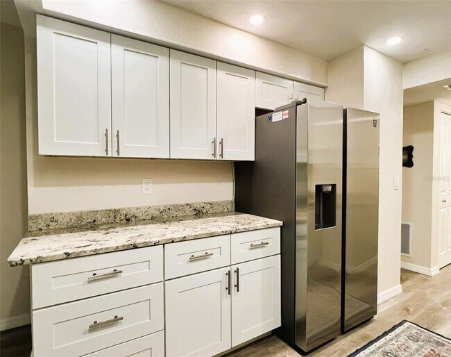 Building Photo - 425 30th Ave W