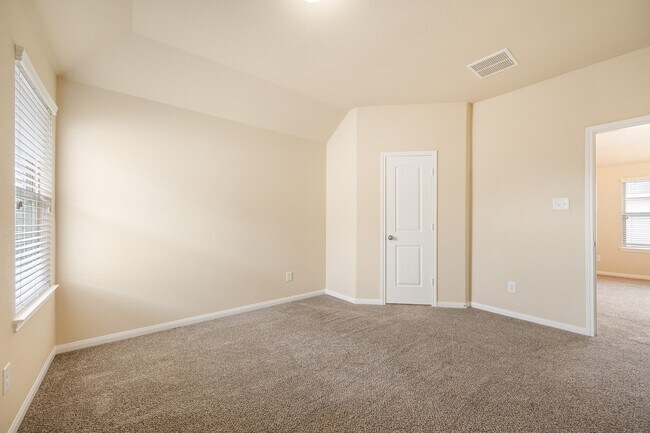 Building Photo - 3530 Vivaldi Dr