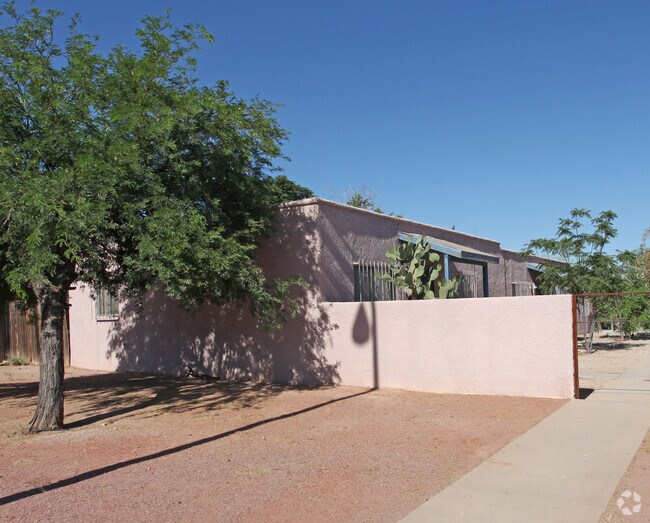 Building Photo - 1555 N 6th Ave