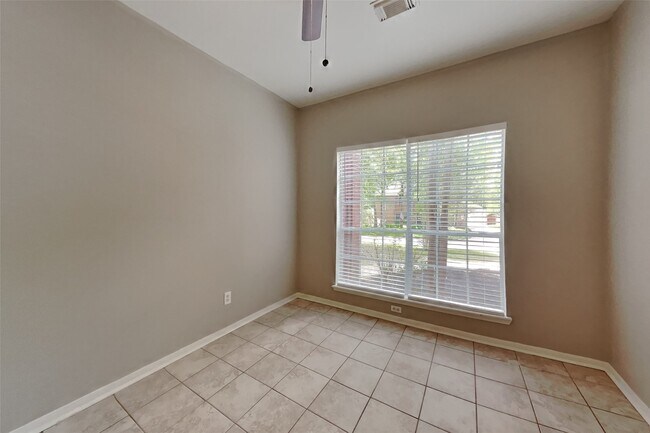 Building Photo - 18 Vista Mill Pl