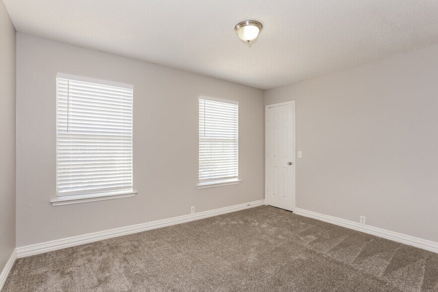 Building Photo - 4812 Derby Ln