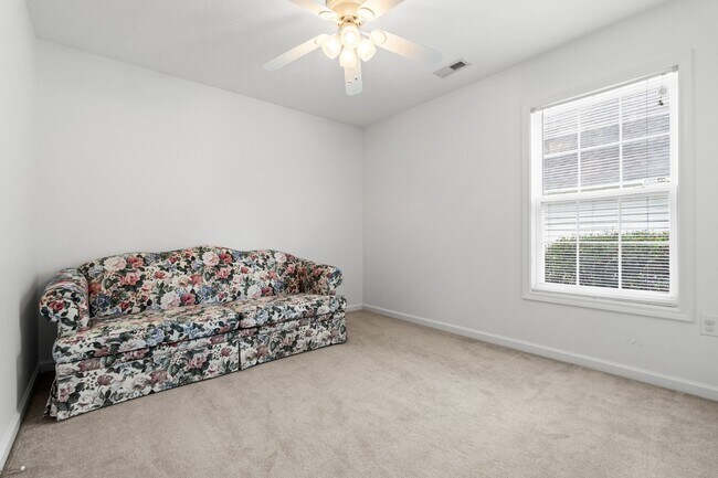 Building Photo - 4697 Cockatoo Dr NW
