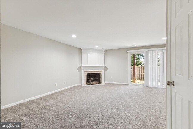 Building Photo - 16864 Miranda Ln