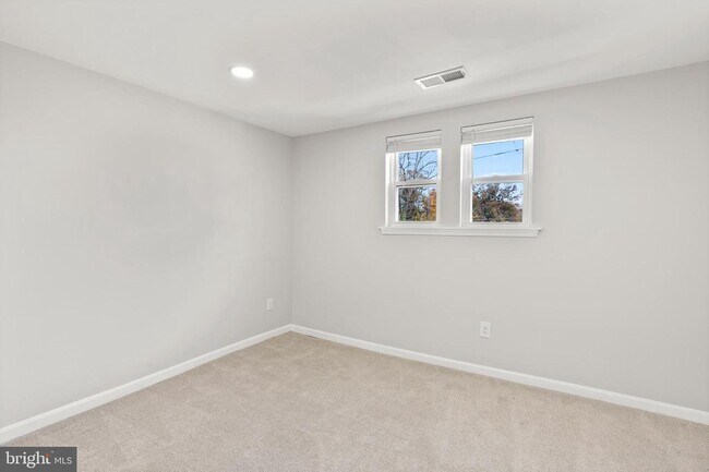 Building Photo - 3809 W Cold Spring Ln