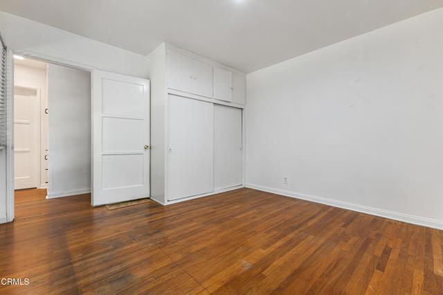 Building Photo - 2721 E Chevy Chase Dr