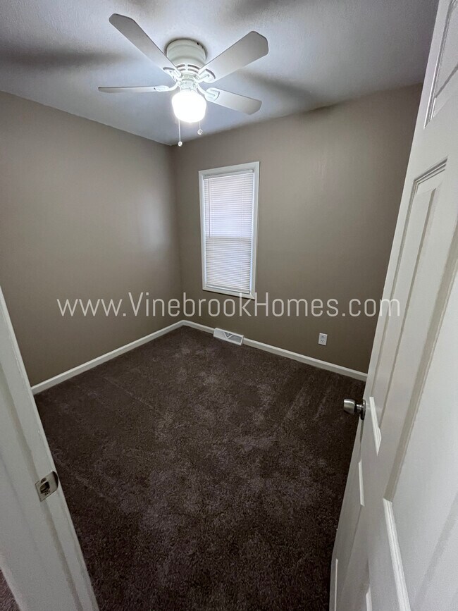Building Photo - 8211 Ruskin Way
