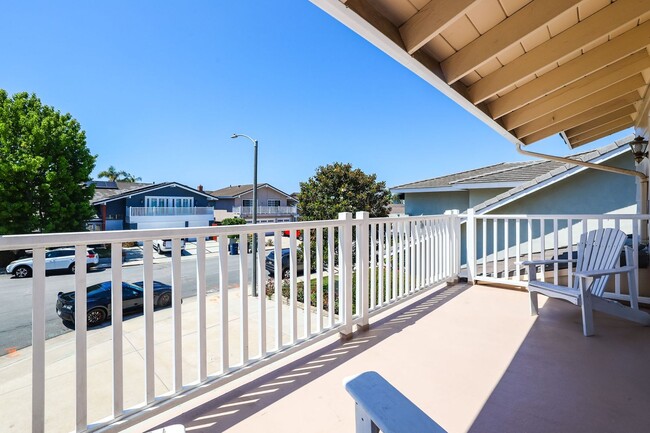 Building Photo - Surf City's Best Vacation Rental in HB!