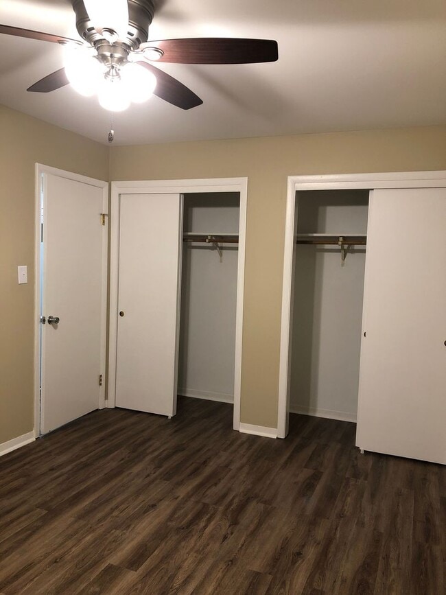 Building Photo - 6324 W 63rd St