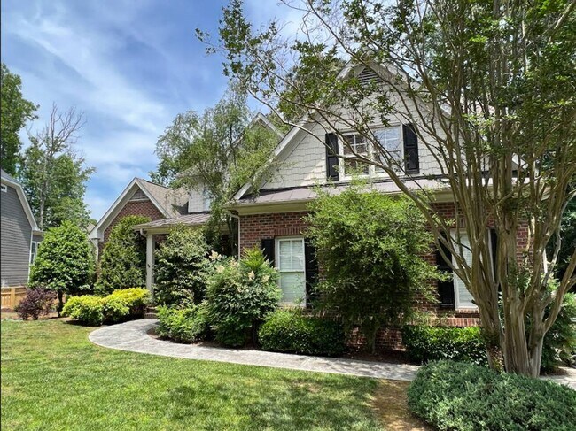 Building Photo - Luxury Living: 4 Bedroom home in Chapel Hill w/ spacious interior | 2 Year Lease Term