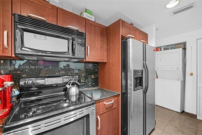 Building Photo - 7728 Collins Ave