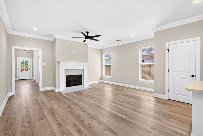 Building Photo - 7719 Claymont Cir