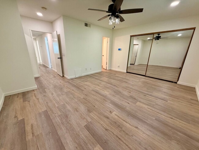 Building Photo - Beautifully Updated 3-Bedroom Tri-Level Condo with Bonus Room in Prime Chatsworth!