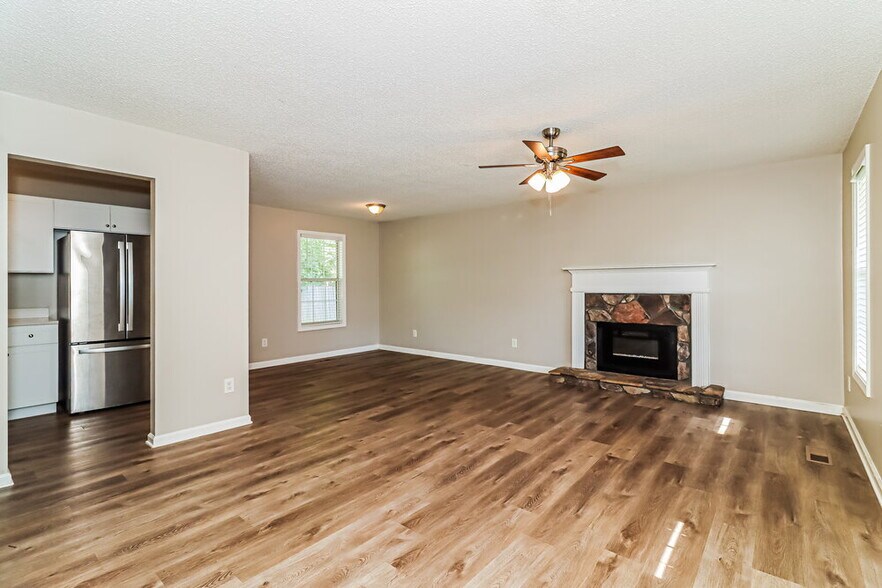 Building Photo - 428 Ivy Crest Dr