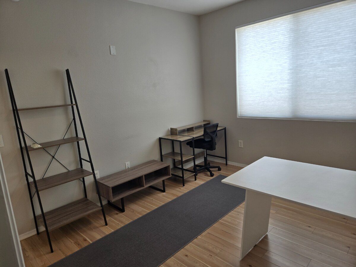 Building Photo - 3302 N 7th St