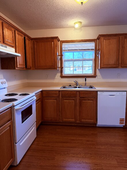 Building Photo - 1630 S Burks Ave