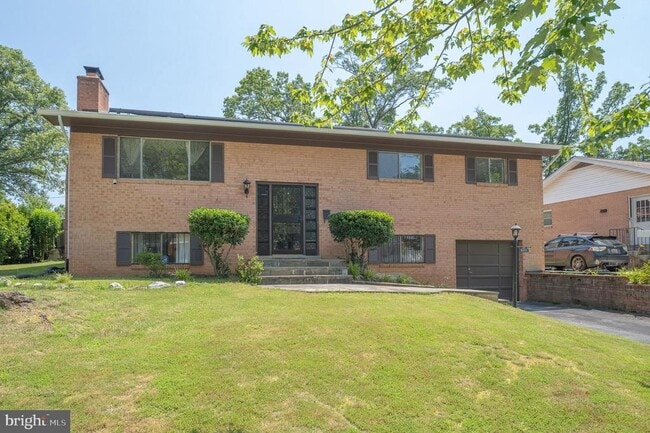 Building Photo - 6311 Barrs Ln