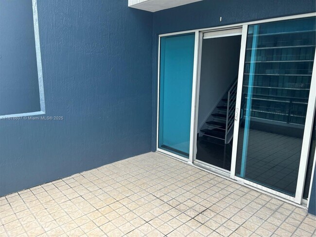 Building Photo - 60 SW 13th St