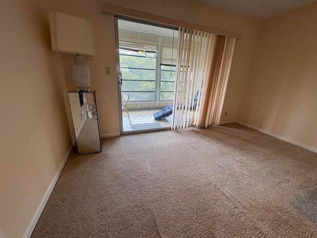 Building Photo - 2202 Lucaya Bend