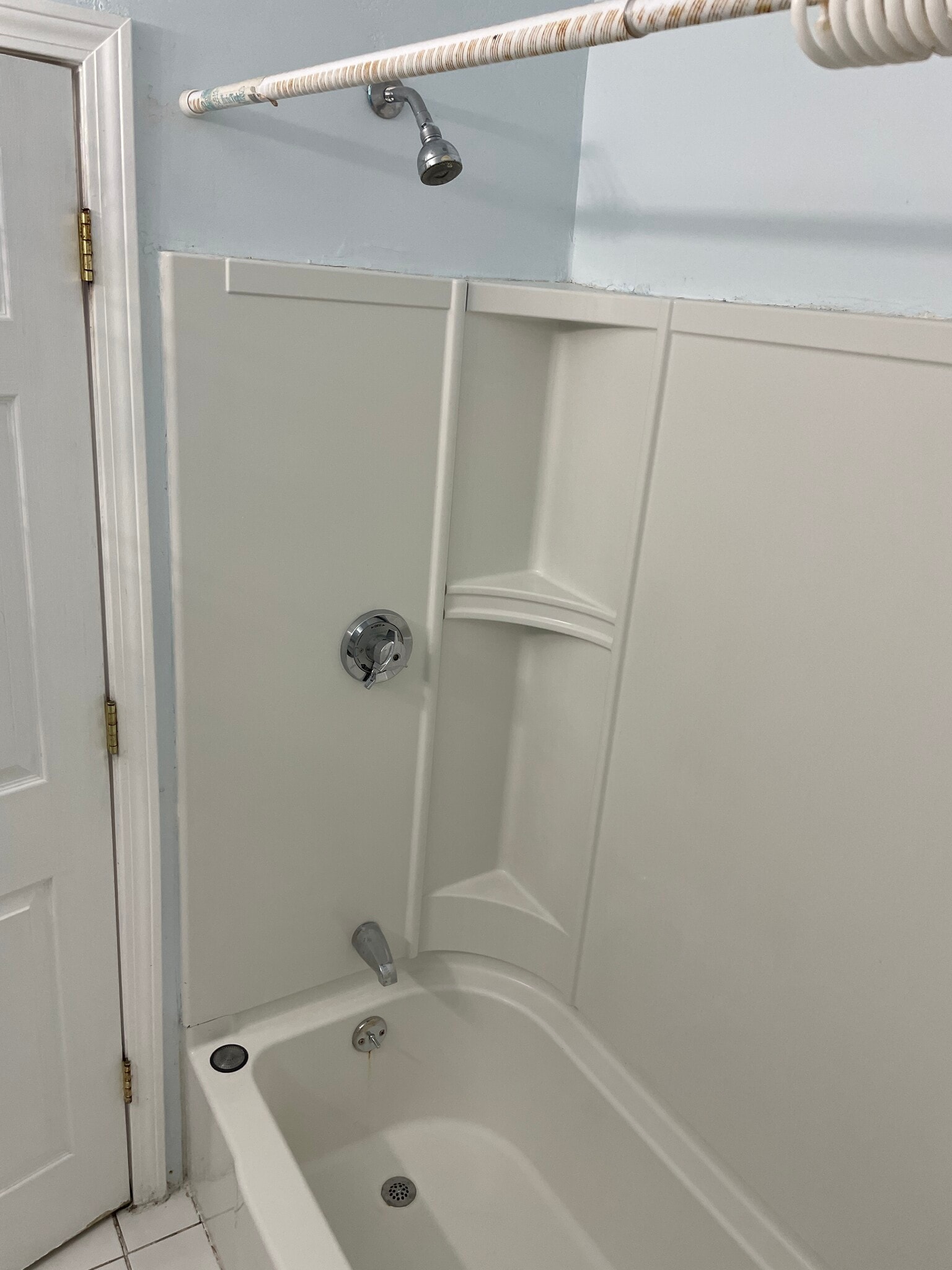 bath/shower - 60 Calumet St